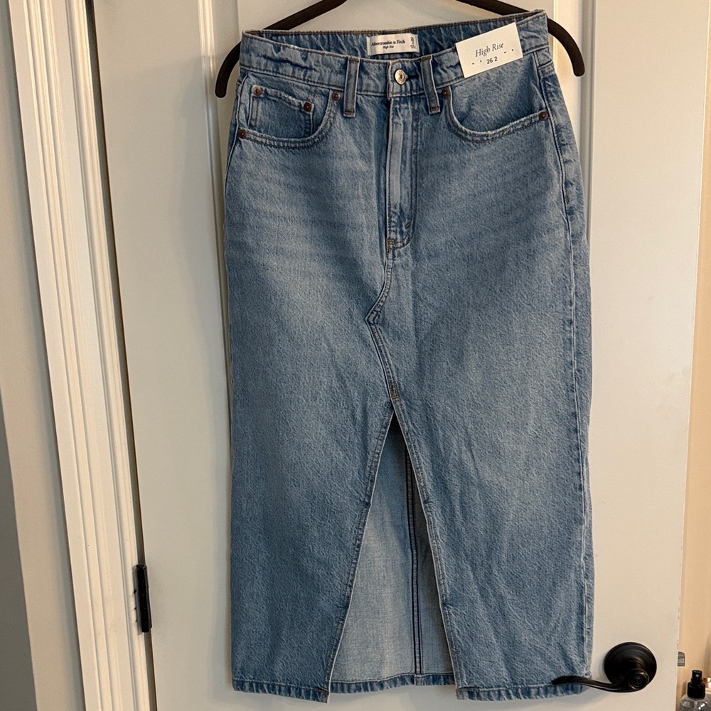 Abercrombie high-Rise Blue Denim Skirt size 26/2
